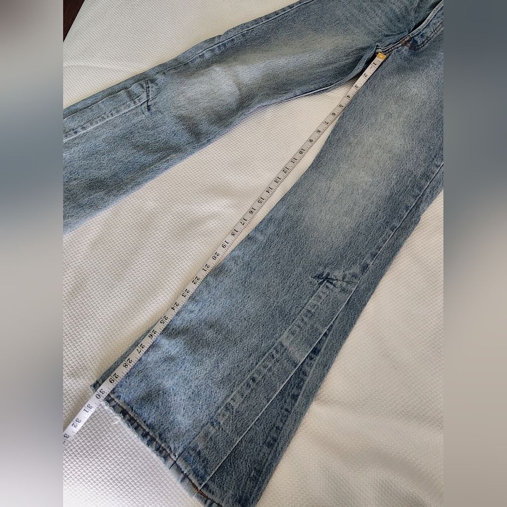 Levi's Light Wash Blue Straight-Leg Jeans - Picture 10 of 14